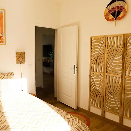 Le Petit Parisien Apartamento *